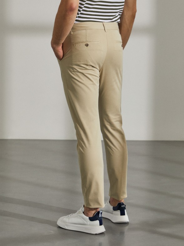 Man's slim fit stretch cotton chino trousers