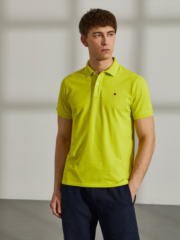 Polo para homem regular fit de algodo com bordado