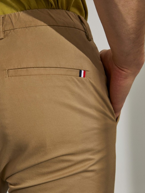 Man's trousers regular fit chino in stretch cotton