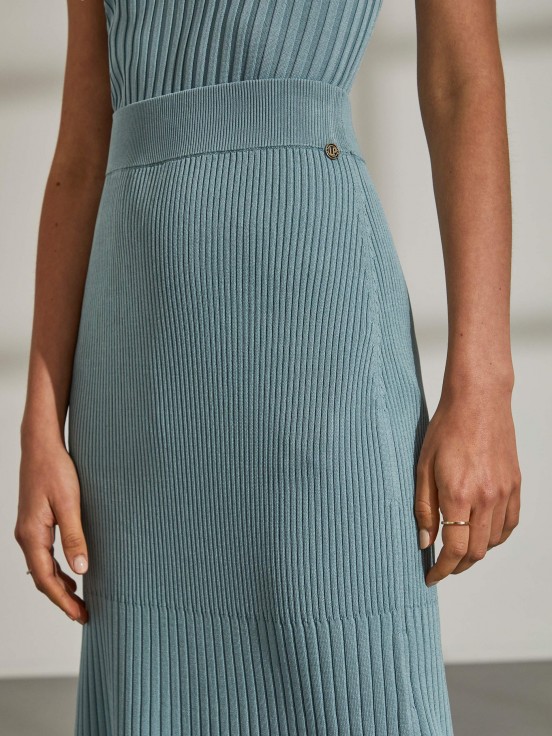 Long skirt in structured knit