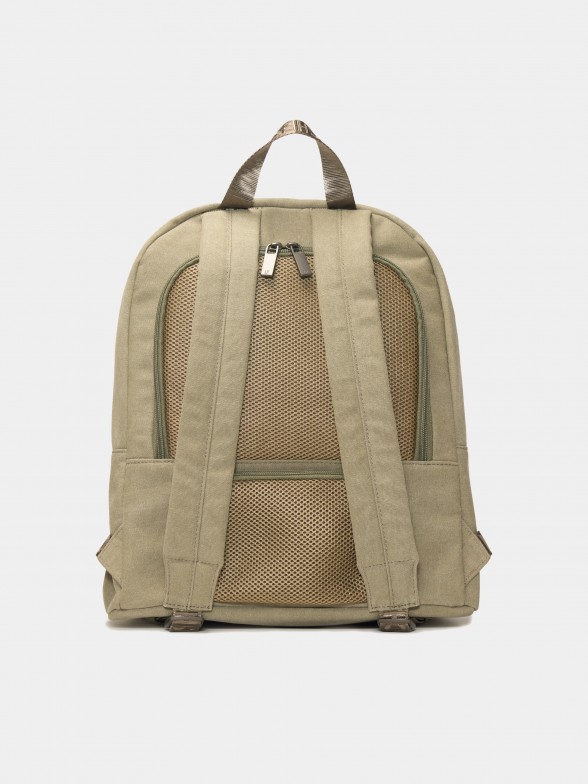 Man's backpack in twill with front pocket and shoulder straps