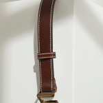 Cinturón de piel para mujer con hebilla personalizada y grabado metálico