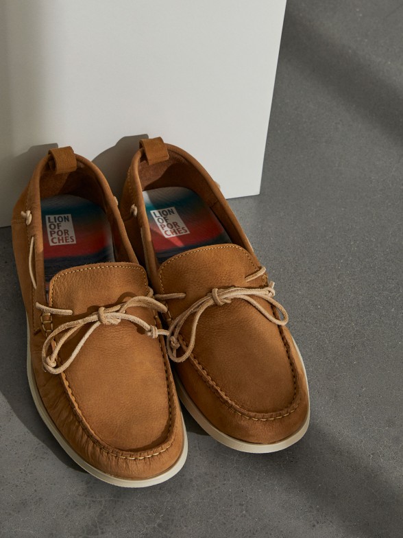 Man's recycled sailing shoes in suede