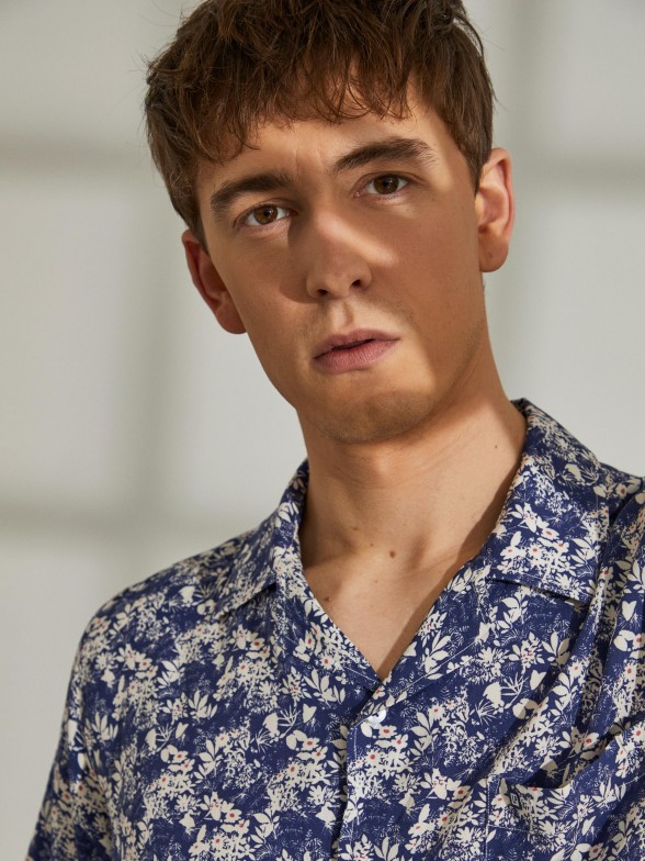 Man's regular fit shirt with pattern
