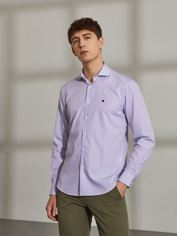 Camisa para homem slim fit de algodo com padro de riscas