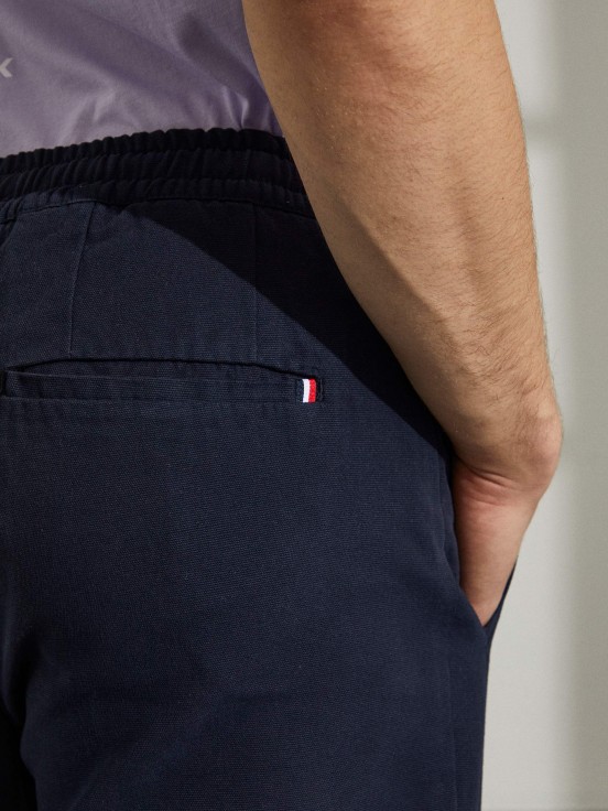 Pantalones para hombre de corte regular con cordón y cintura elástica