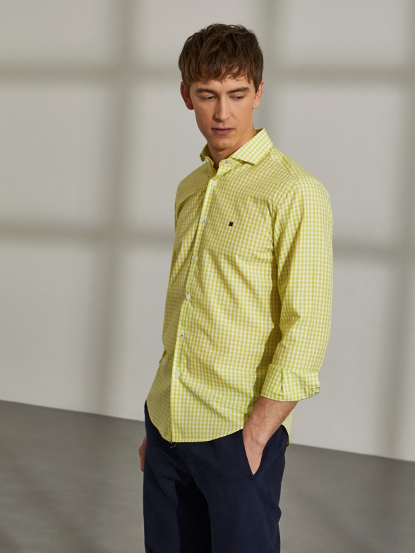 Camisa para homem slim fit de algodo com padro de xadrez