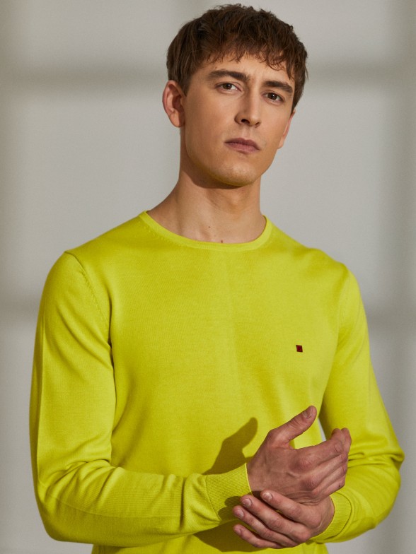 Camisola para homem de algodo com gola redonda e bordado