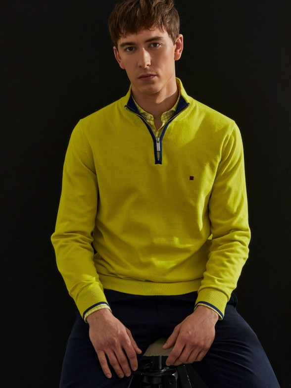 Man's cotton jumper with collar fastening and embroidery