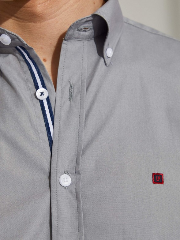 Camisa para homem slim fit de algodo com colarinho de dois botes