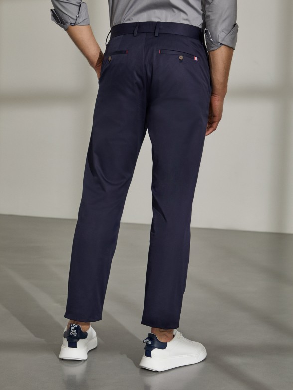 Man's regular fit chino trousers with pockets