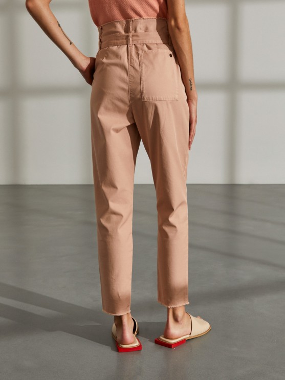 Pantalones para mujer en sarga con cintura alta y cinturn