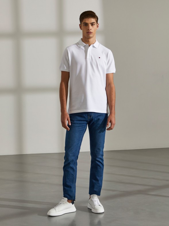 Polo para homem regular fit de algodo com bordado
