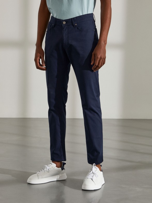Calas para homem slim fit de algodo stretch com cinco bolsos