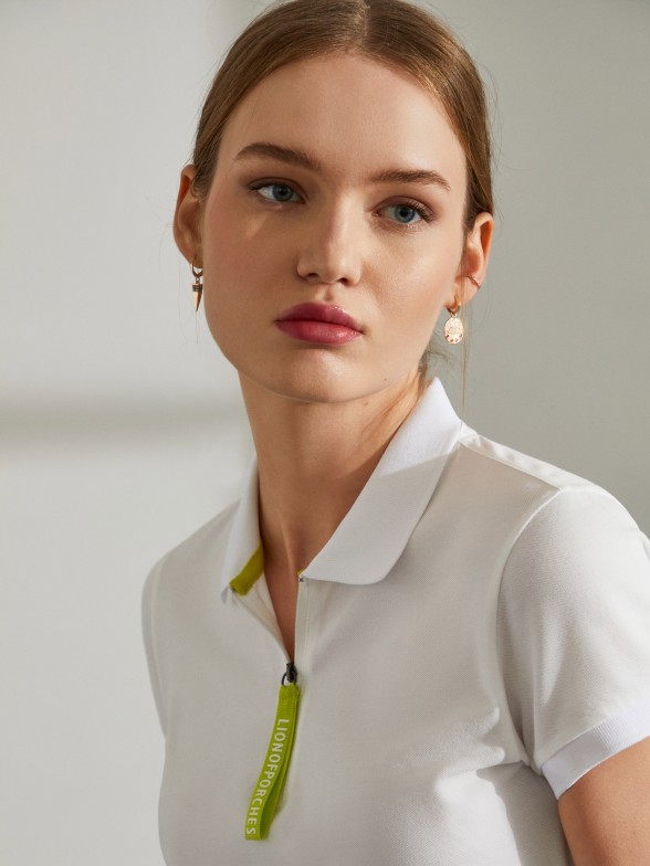 Woman's stretch cotton polo shirt with zip and short sleeves