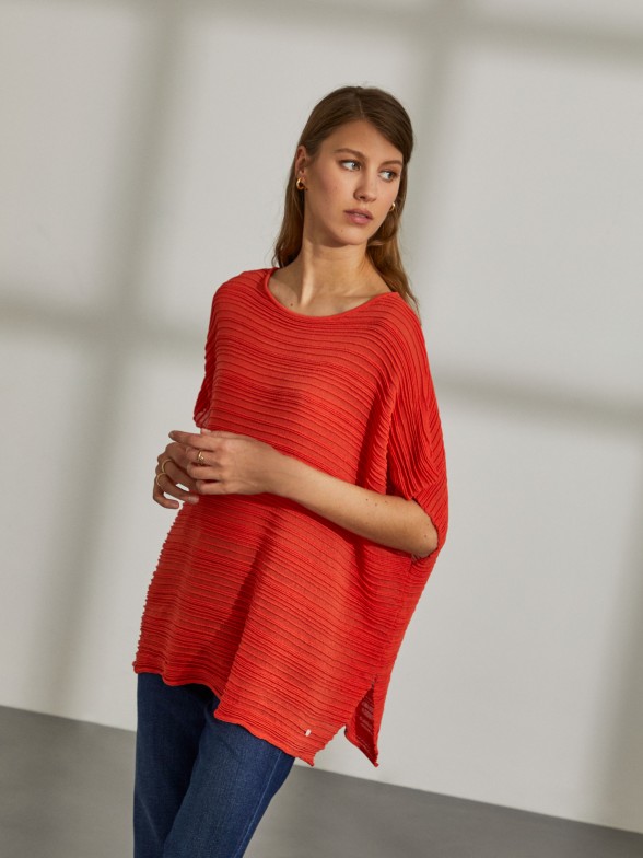 Woman's viscose structured poncho