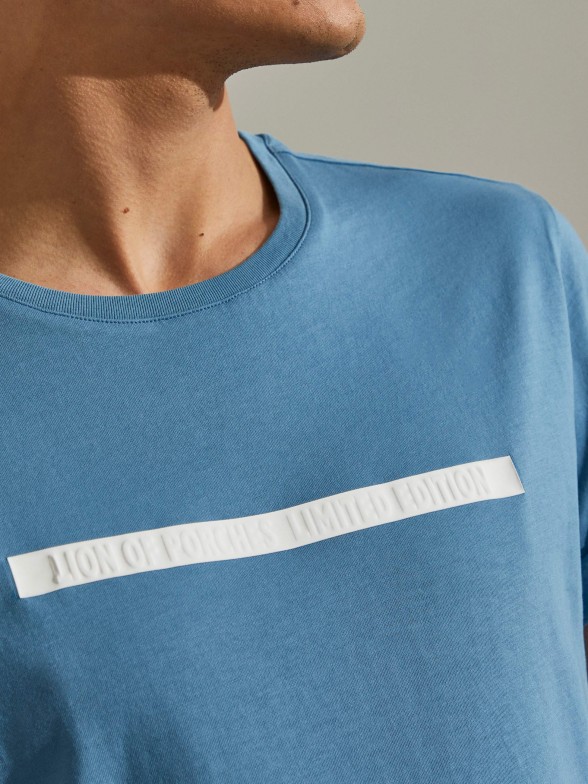 T-shirt para homem de algodão com gola redonda e risca no peito