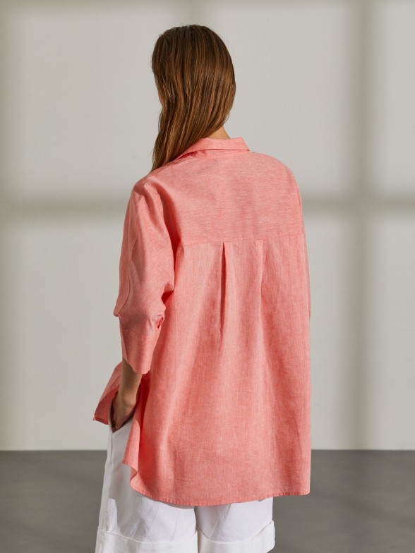 Camisa para mulher assimétrica em algodão e linho com manga raglan