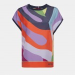 Woman's blouse with colourful pattern, round collar and short sleeves