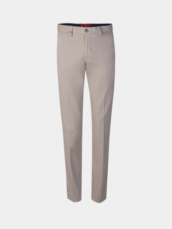 Man's slim fit chino trousers in cotton