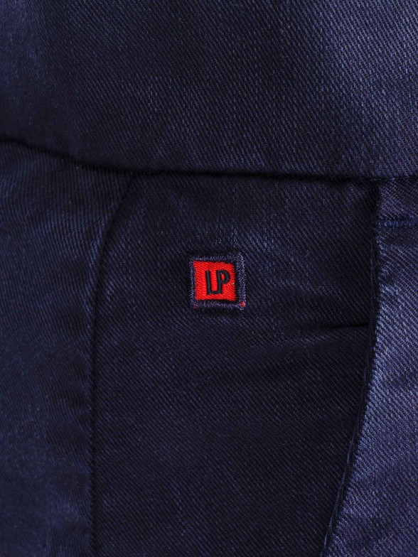 Bermudas em sarja com bolsos