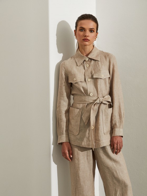 Woman's linen overshirt with belt and pockets