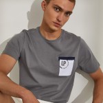 T-shirt para homem de algodão com gola redonda e branding