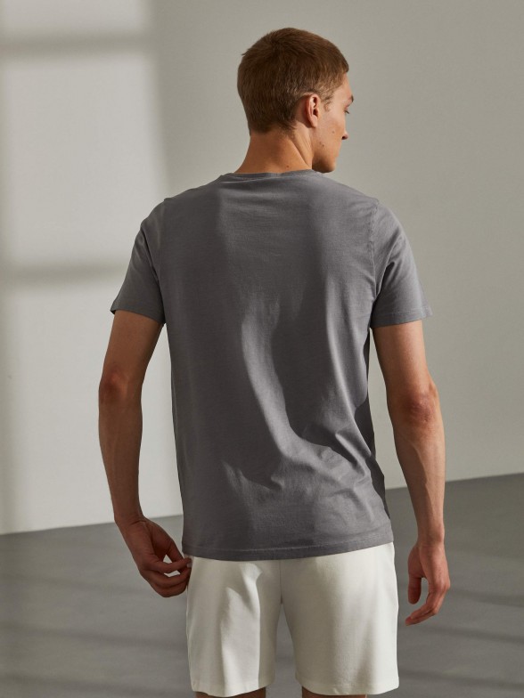 T-shirt para homem de algodo com gola redonda e branding