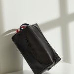 Necessaire para homem preto em pele com fecho