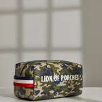Necessaire para homem em pele com padro e fecho