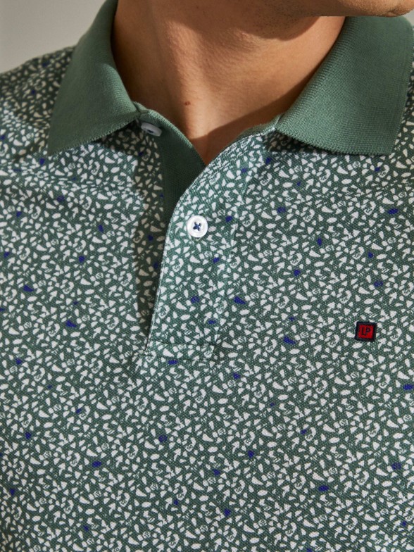 Polo para homem de algodo com padro e mangas curtas