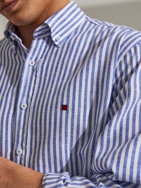 Man's cotton and linen regular fit shirt with stripe pattern
