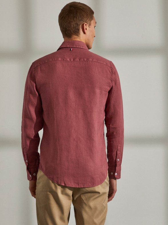 Camisa para homem slim fit de linho com colarinho "cutaway"