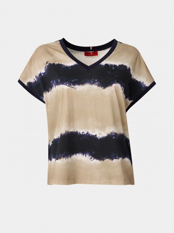 Woman's t-shirt with tie dye pattern, short sleeves and v-neck
