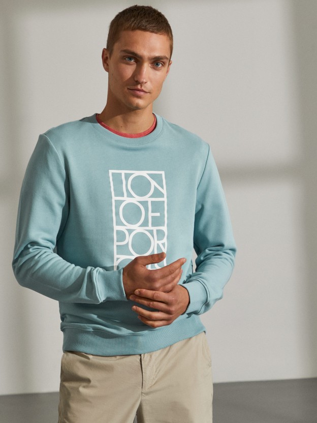 Man's cotton sweatshirt with round collar and print