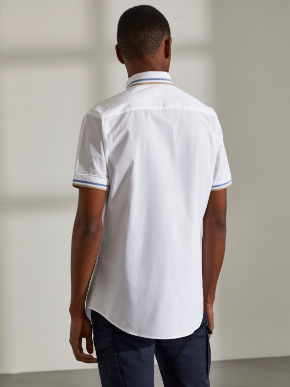 Man's short-sleeve cotton slim fit shirt