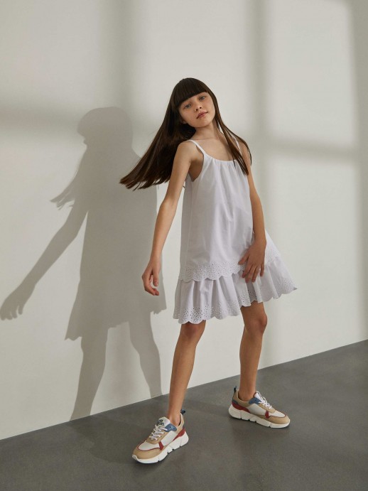 Vestido branco de bordado ingls