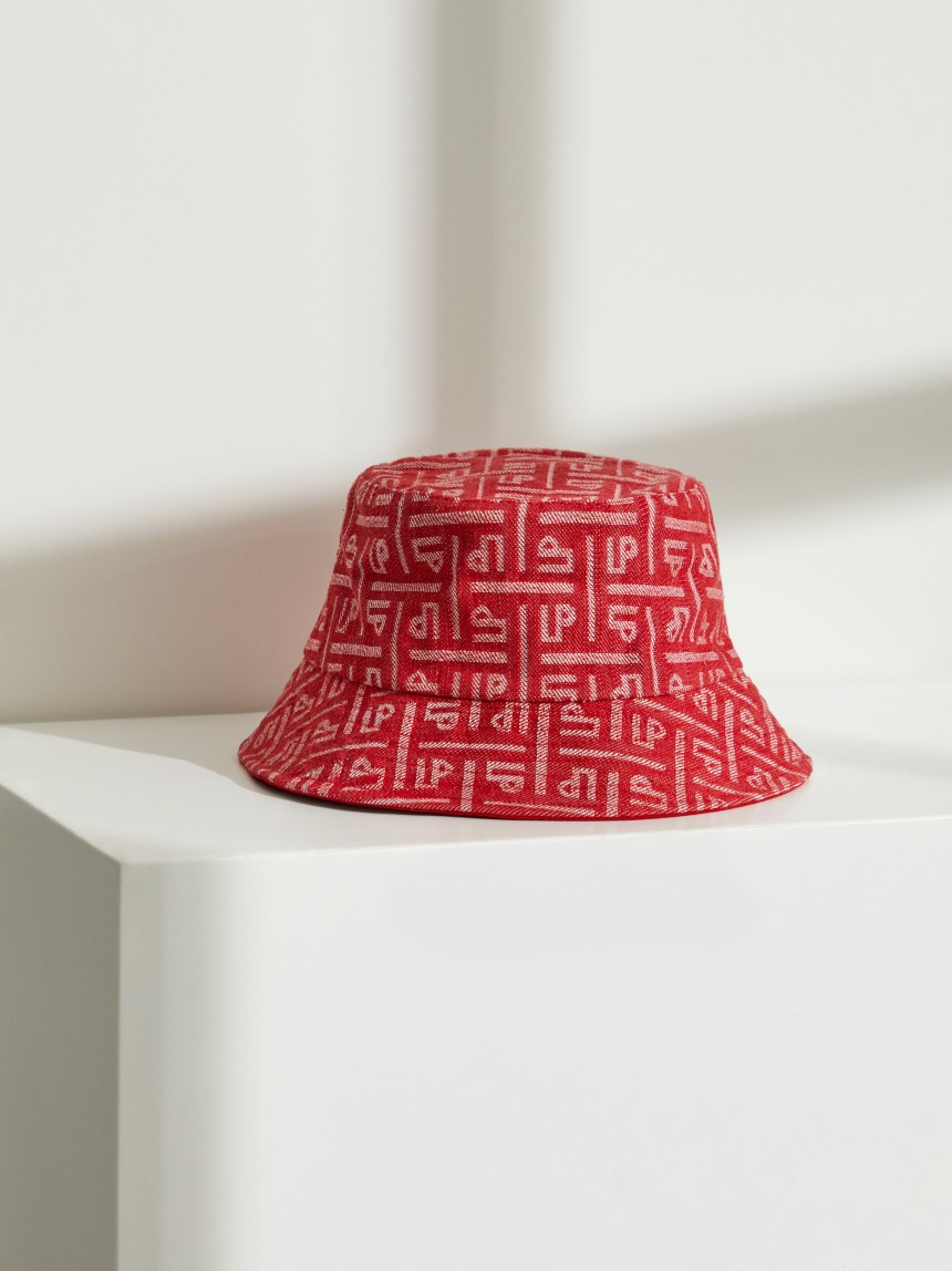 Woman's panama with monogram relief and label�