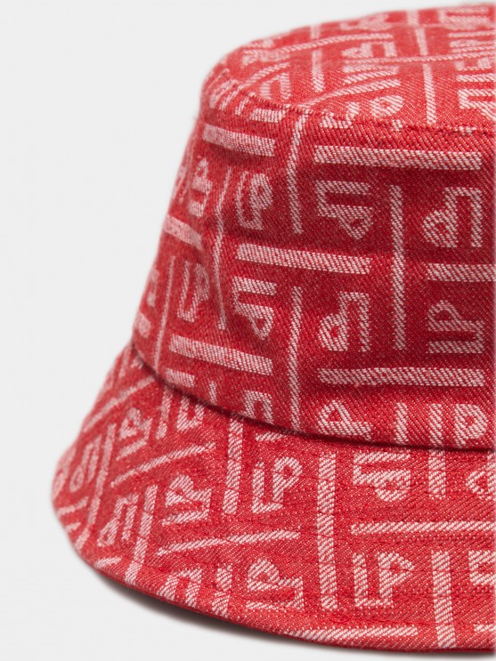 Panam para mujer con monograma en relieve y etiqueta