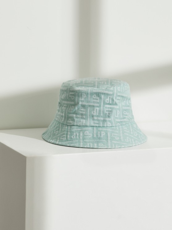 Panam para mujer con monograma en relieve y etiqueta