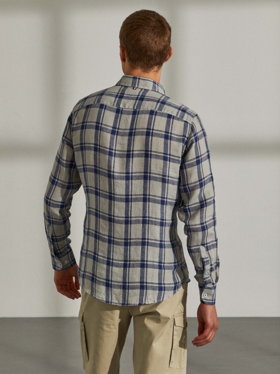 Camisa para homem slim fit em linho com padrão de xadrez