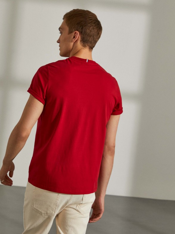 Man's basic cotton t-shirt with round neck