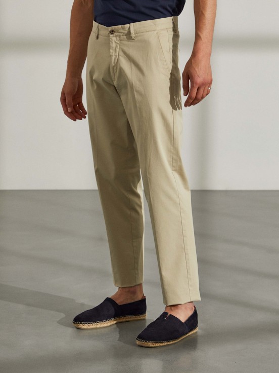 Pantalones chinos regular fit para hombre con bolsillos