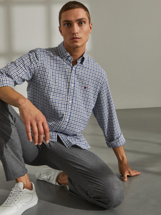 Regular fit shirt