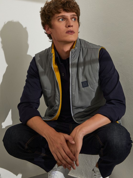 Reversible vest
