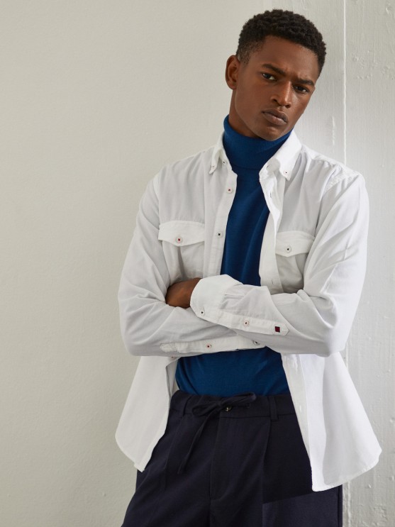 Man's slim fit shirt in corduroy in plain colour