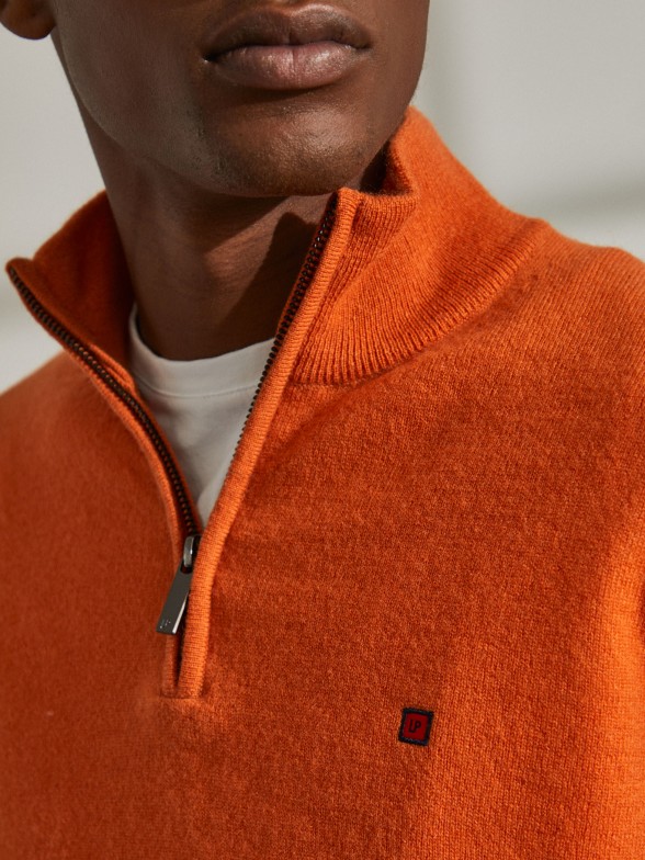 Man's wool jumper with collar zip