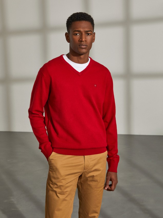 Jersey para hombre con cuello en V fabricado en lana 100%. - Image product