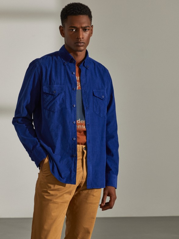 Man's slim fit shirt in corduroy in plain colour