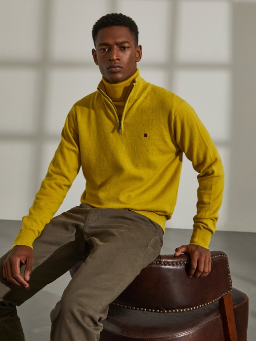 Man's wool jumper with collar zip